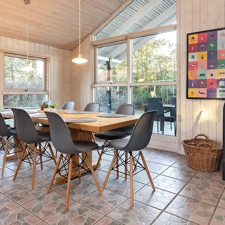 8 Person Holiday In Hals
